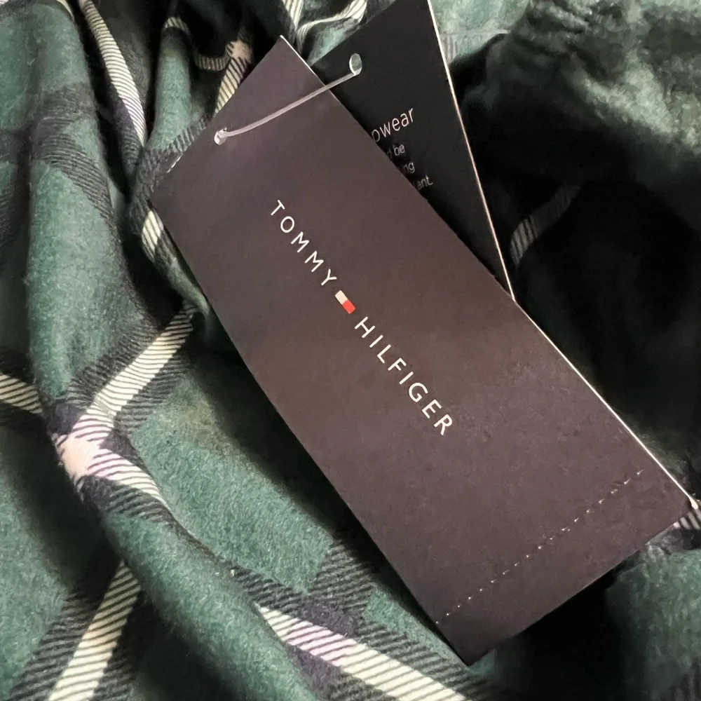 Tommy‎ Hilfiger Gown SZ 4T NWT